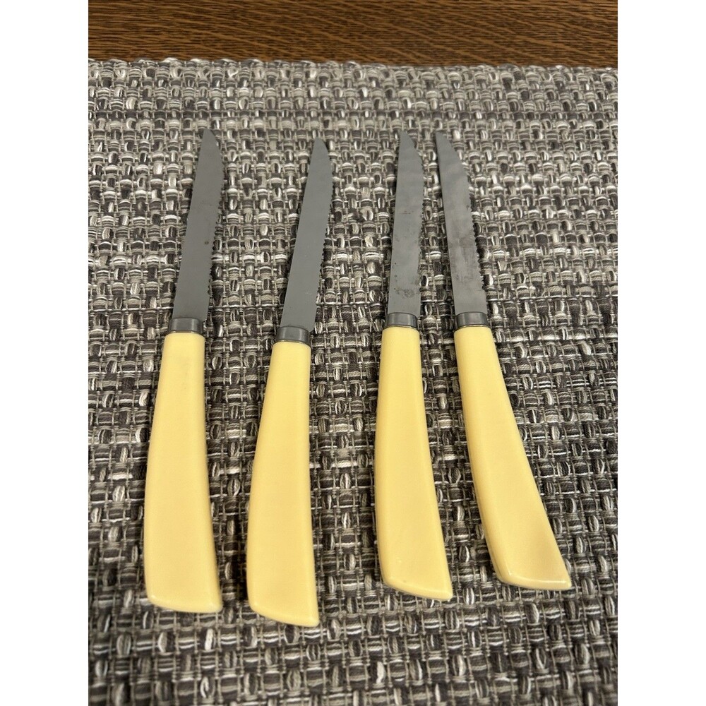 Vintage Quikut Serrated Stainless Steel Steak Knives Lot Of 4 Plastic Handles